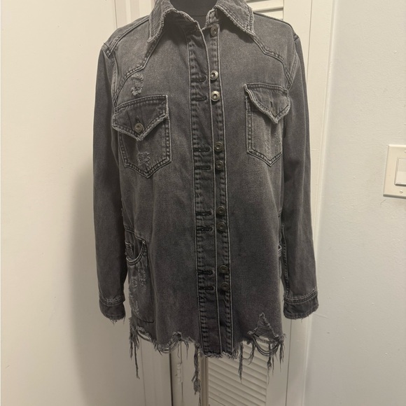 FREE PEOPLE Moonchild Denim Shirt
Jacket Black - Picture 6 of 11